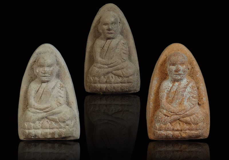 ชุดหลวงพ่อทวด รุ่นมหาสิทธิโชค 2542 วัดประสาทบุญญวาส กรุงเทพ พิธีพุทธาภิเษก ณ อุโบสถวัดประสาทฯ 29 มกราคม 2543 ชุดเนื้อผงว่านฝังตะกรุด 3 ดอก