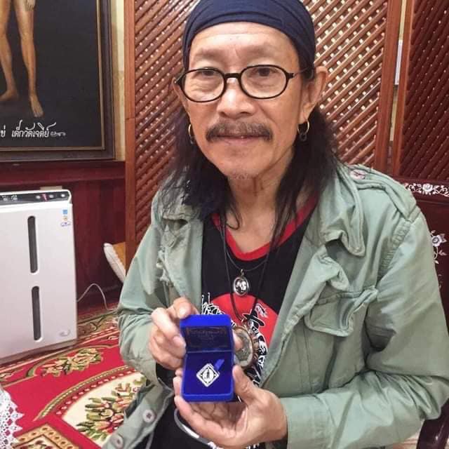 ไอ้ไข่ เด็กวัดเจดีย์ รุ่นสรงน้ำ 63 ภาพอัดกระจกรุ่นแรก เนื้อทองฝาบาตร..2