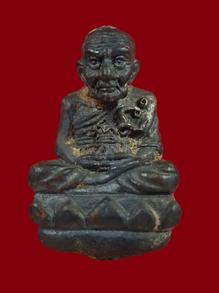 รูปหล่อโบราณ พิมพ์เบ้าทุบ (รุ่นแรก) หลวงพ่อทวด พ่อท่านเขียว วัดห้วยเงาะ ปัตตานี รุ่นแซยิด๕๒ ปี2552 เนื้อนวะโลหะ หมายเลข 4389