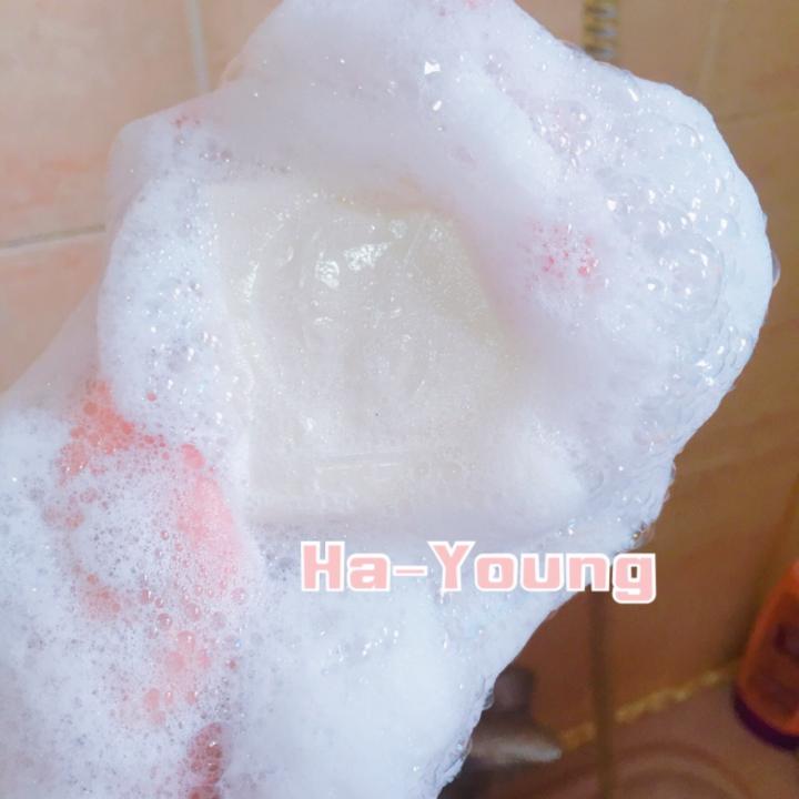 Ha-young Soap 70 g. สบู่ฮายัง สบู่มะเขือเทศสีขาว ผสมนมสด ผิวขาวกระจ่างใส ดุจดั่งอาบน้ำนม