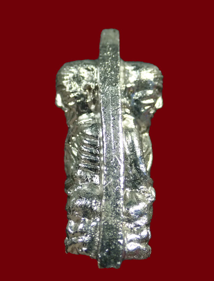 หลวงพ่อทวด พิมพ์เตารีดใหญ่ 2 หน้า (กรรมการ) เฉลิมพระเกียรติ 87 พรรษา สมเด็จพระณาณสังวร สมเด็จพระสังฆราช วัดบวรนิเวศวิหาร เนื้อนวะโลหะพรายเงิน ปี 2543