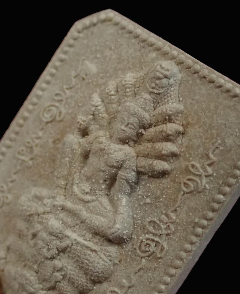 องค์พ่อจตุคามรามเทพวิหารจังหวัดนราธิวาส ปี 2558 รุ่นอัฏฐะมหาทิศรับโชคหนุนดวง ๘ เนื้อผง