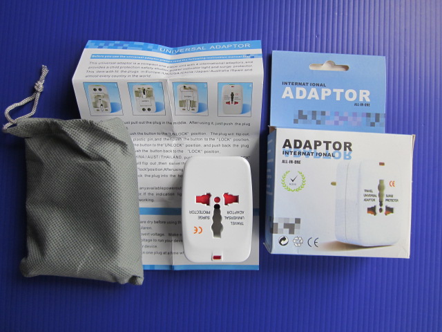 แปลงปลั๊กไฟ ใช้ทั่วโลก Adaptor international All in one แบบที่2 กล่องฟ้า