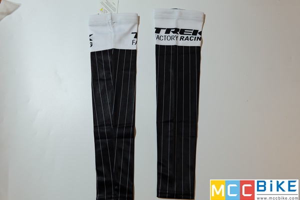 ปลอกแขน จักรยาน ลายทีม TREK ลาย