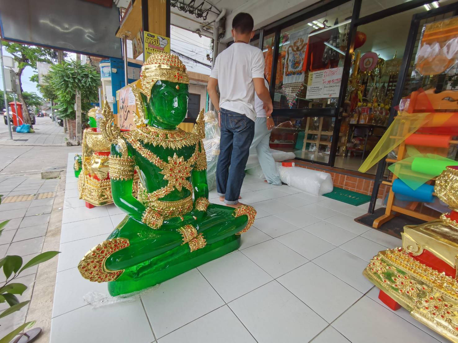 พระแก้วมรกต หน้าตัก 30 นิ้ว งานสวย