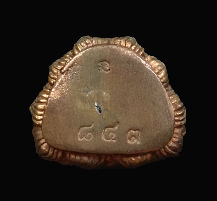 รูปหล่อลอยองค์หลวงปู่ทวด อาจารย์นอง วัดทรายขาว ปัตตานี ปี 2540 พิมพ์เบ้าฉีด รุ่นสร้างมณฑป40 เนื้อนวะโลหะ หมายเลข 843