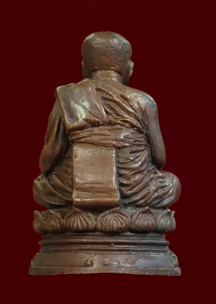 รูปหล่อลอยองค์บัวรอบ (ฐานคชสาร) หลวงพ่อทวด พ่อท่านเขียว วัดห้วยเงาะ ปัตตานี รุ่นกลันตัน54 ปี 2554 เนื้อทองแดงมันปูอุดกริ่ง หมายเลข 2804 พระสูง 3 ซ.ม. ตั้งบูชาหน้ารถได้พร้อมกล่องเดิม