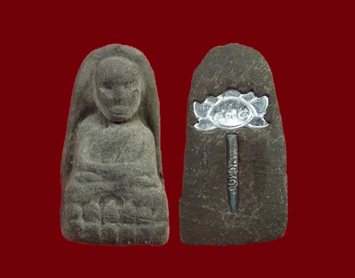 *หายากชุด 4 องค์ตะกรุดเงิน* หลวงปู่ทวดพิมพ์2497 ย้อนยุค วัดทรายขาว ปัตตานี ปี 2558 รุ่นนิรันตราย เนื้อว่านคลุกรัก หลังตะกรุดเงิน 4 องค์ พร้อมกล่องเดิม