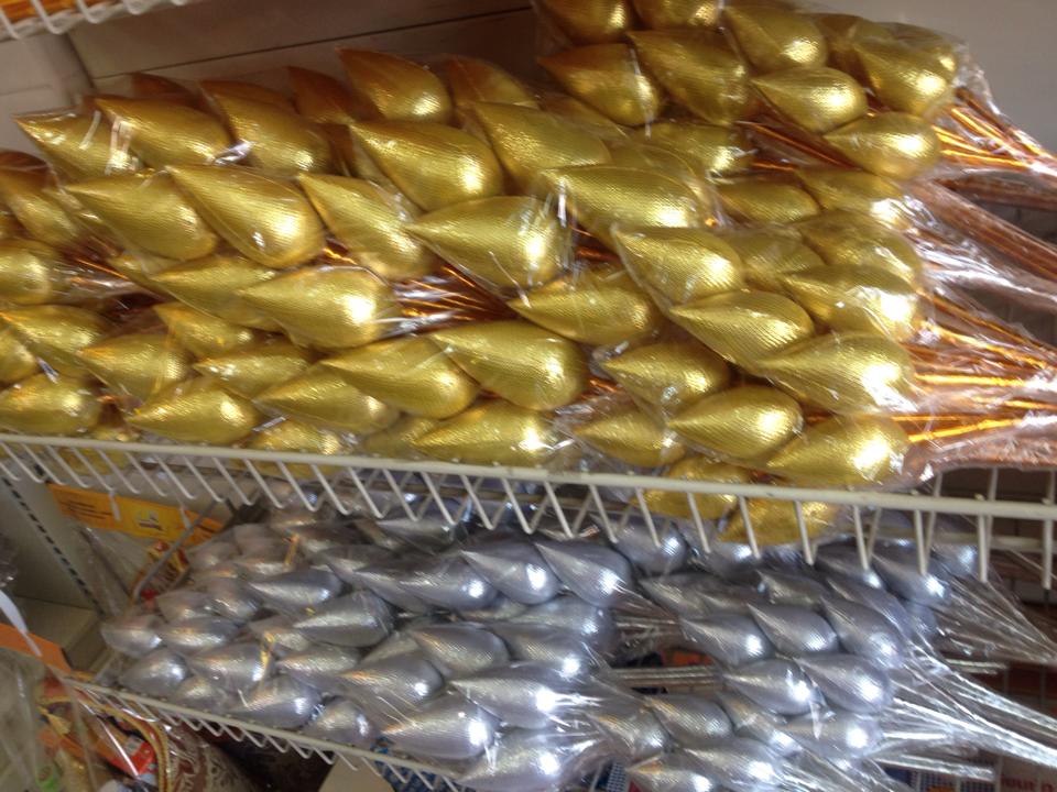 ดอกบัวเงินทอง (กลาง) *กำละ 6 ดอก