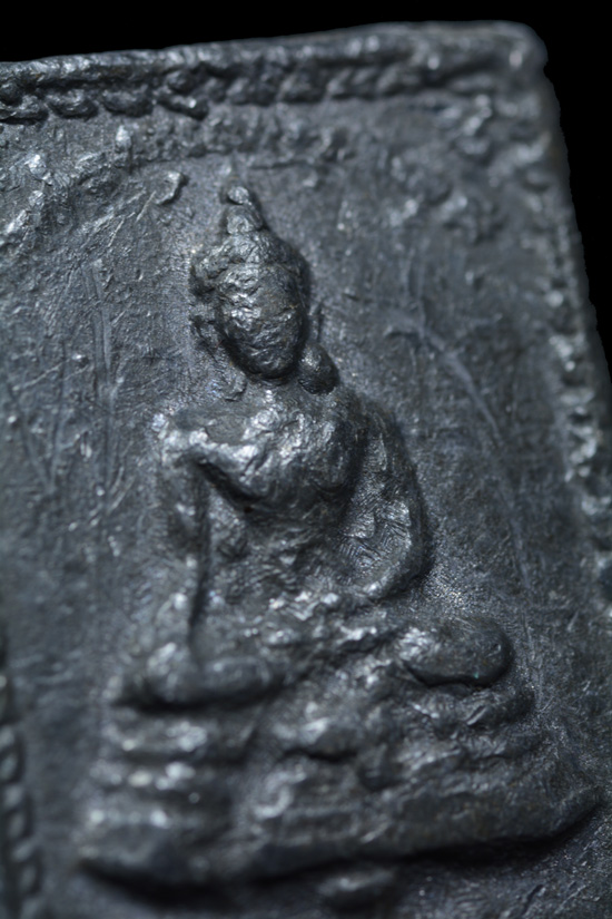 เหรียญหล่อพระพุทธมิ่งเมืองทักษิณ หลังพระธาตุนครฯ เนื้อตะกั่ว หายากมากครับ