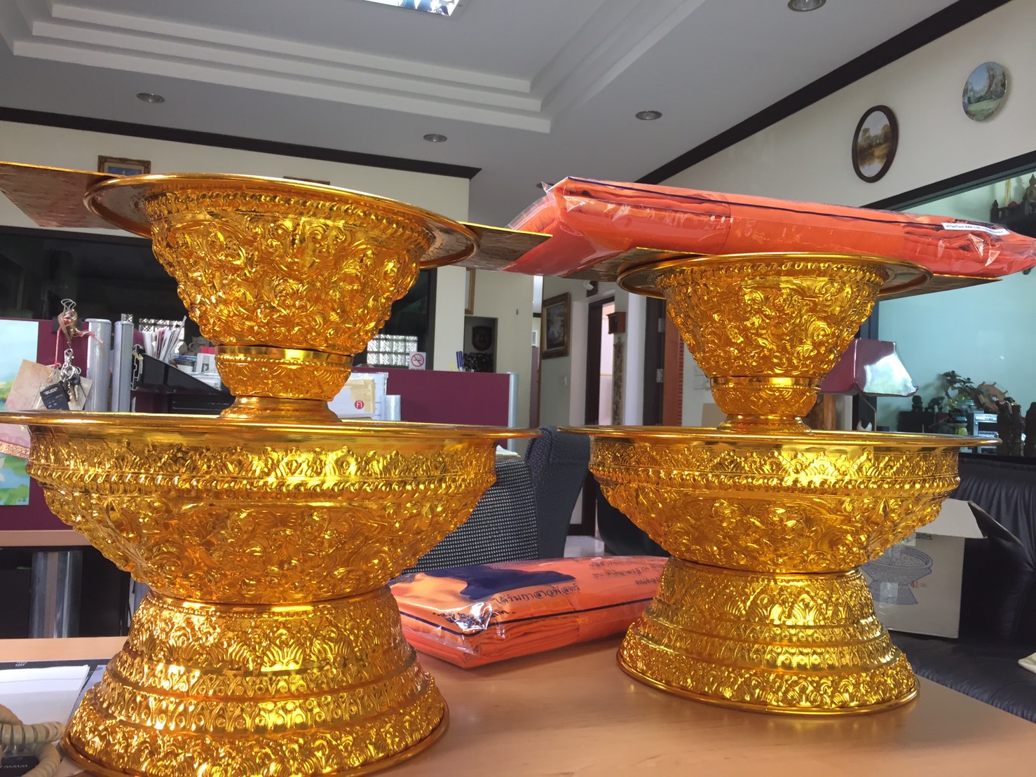 พานแว่นฟ้าอลูมิเนียม (สีทอง)