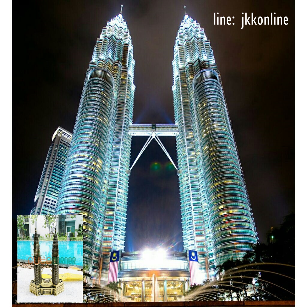 01707-โมเดลตึกแฝดเปโตรนาส 18 ซม - ฟรีค่าส่ง