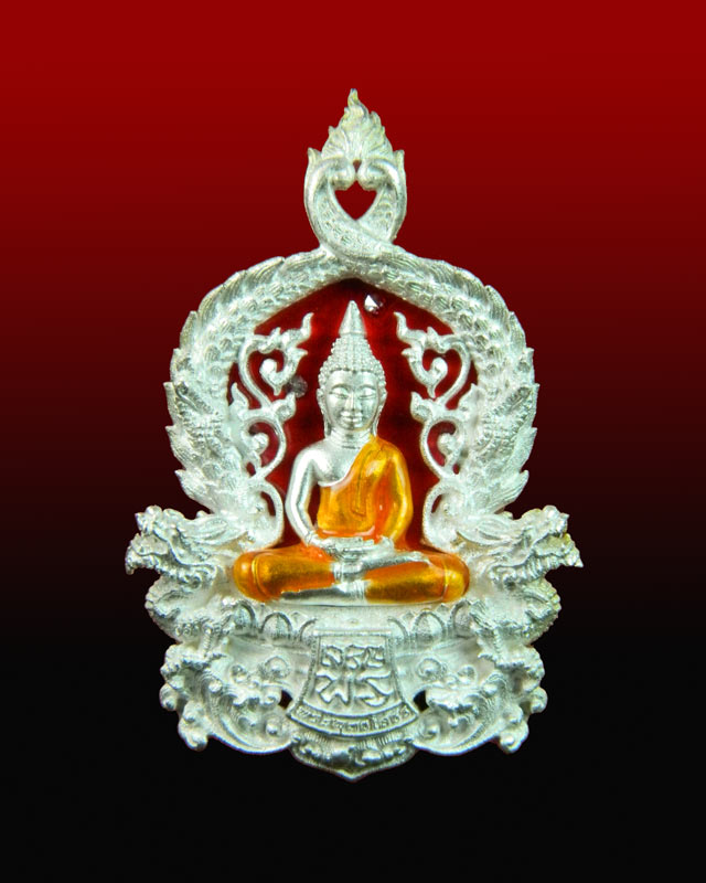 * เลขตอง 333 * เหรียญฉลุ 3 ชิ้นหลวงพ่อโสธร จ.ฉะเชิงเทรา รุ่นเจริญพร ปี 2555 เนื้อเงินลงยาสีแดงฝังเพชร พิมพ์เล็ก หมายเลข ๓๓๓