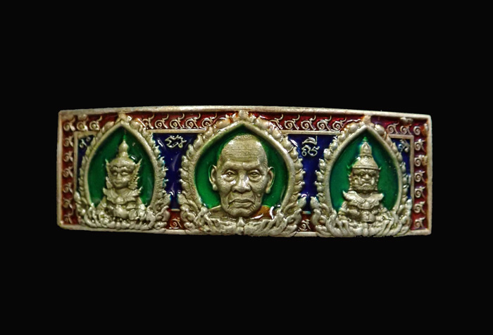 หัวเลส 4บาท หลวงพ่อพัฒน์ วัดห้วยด้วน จ.นครสวรรค์ ปี 2565 รุ่นสยบไพรี เนื้อเนื้อทองทิพย์ซาตินลงยา 3 สี หมายเลข 172