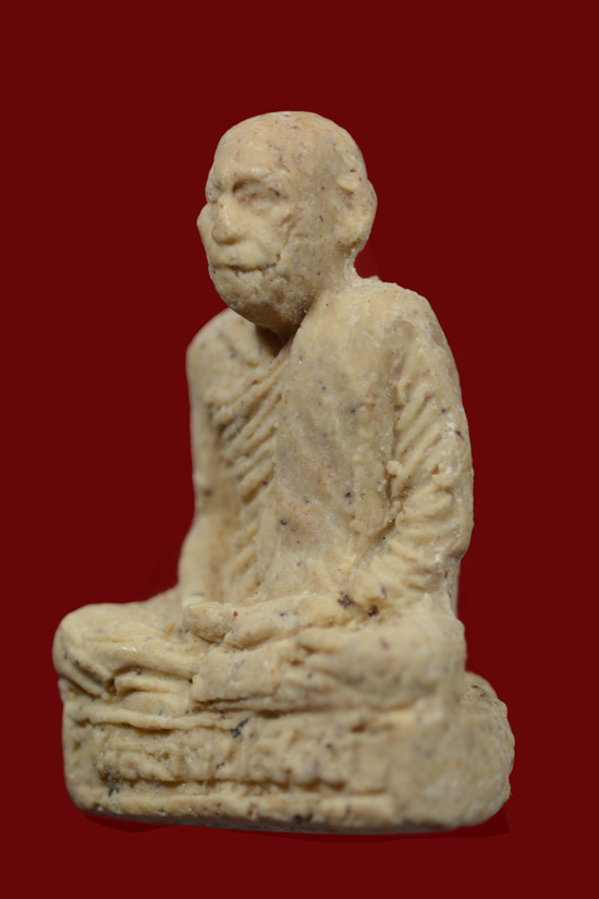 พระผงรูปเหมือน พ่อท่านสังข์ สูตรผสมน้ำนมควายพ่อท่านมุ่ย วัดป่าระกำเหนือ พ.ศ. 2538