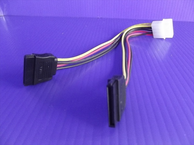 สาย power sata เข้า1 ออก2