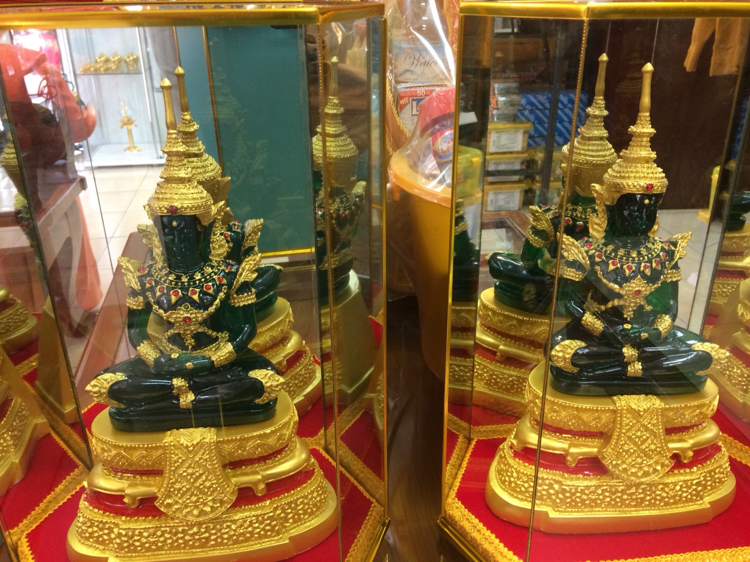 พระแก้ว 5 นิ้ว พร้อมตู้