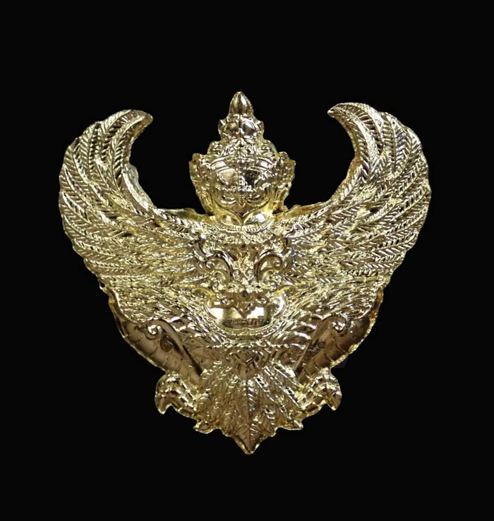 พญาครุฑพ่อท่านเขียว วัดห้วยเงาะ ปัตตานี ปี 2564 รุ่นเพชรทักษิณ เนื้อกะไหล่ทอง โค๊ต "พระเกจิ" หมายเลข 21