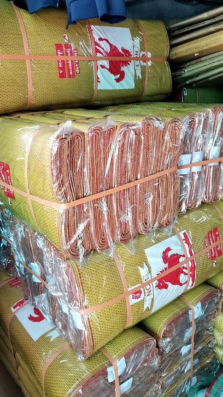 เสื่อพลาสติก (เหลืองแดง) 8 เมตร 10 เมตร