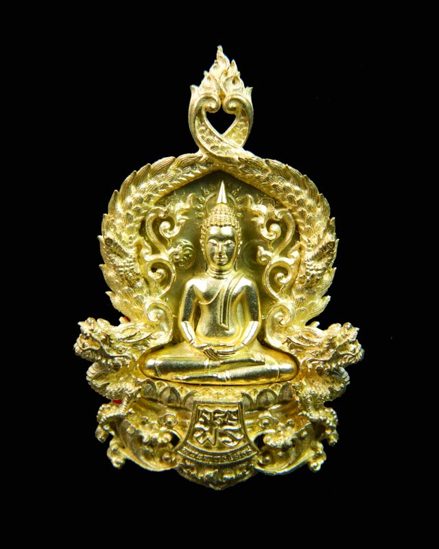 *ชุดหลังเรียบ* เหรียญฉลุ 3 ชิ้น หลวงพ่อโสธร จ.ฉะเชิงเทรา รุ่นเจริญพร ปี 2555 ชุดหลังเรียบ 3 เหรียญ (พิมพ์ใหญ่) เนื้อนวะหลังเรียบ เนื้อทองระฆังลงยาสีม่วงฝังเพชรหลังเรียบ เนื้อทองระฆังหลังเรียบ หมายเลข ๑๕๘