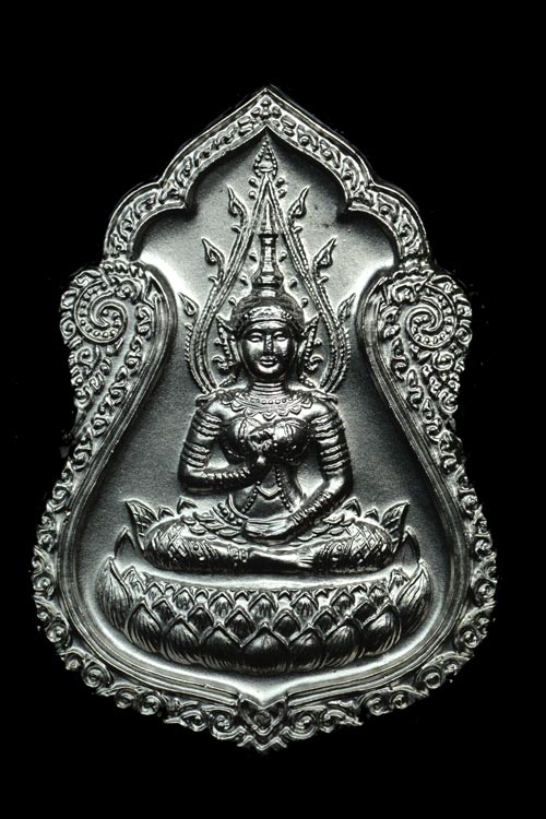 พระสุนทรีวาณี วัดสุทัศน์ พ.ศ.2549 เนื้ออัลปาก้า