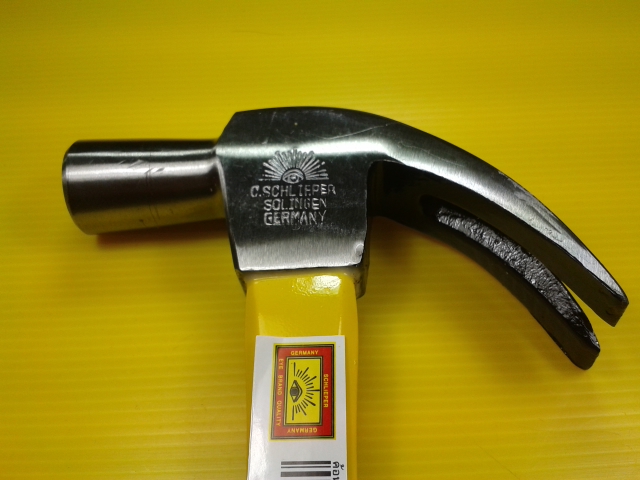 ค้อนหงอนด้ามไฟเบอร์ตราตา 27 มม. EYE BRAND