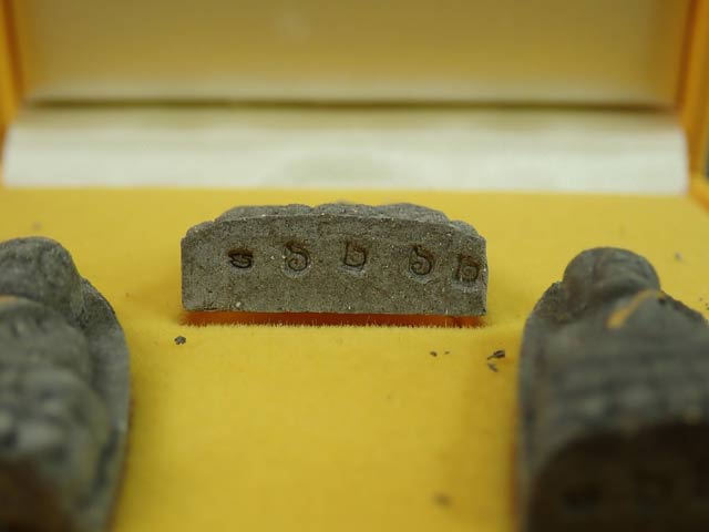 ชุดหลวงพ่อทวด วัดช้างให้ เนื้อว่าน 3 องค์ (สังฆาฏิฝังตะกรุดทองคำ) รุ่นพุทธคุณกุญชร ปี 2541