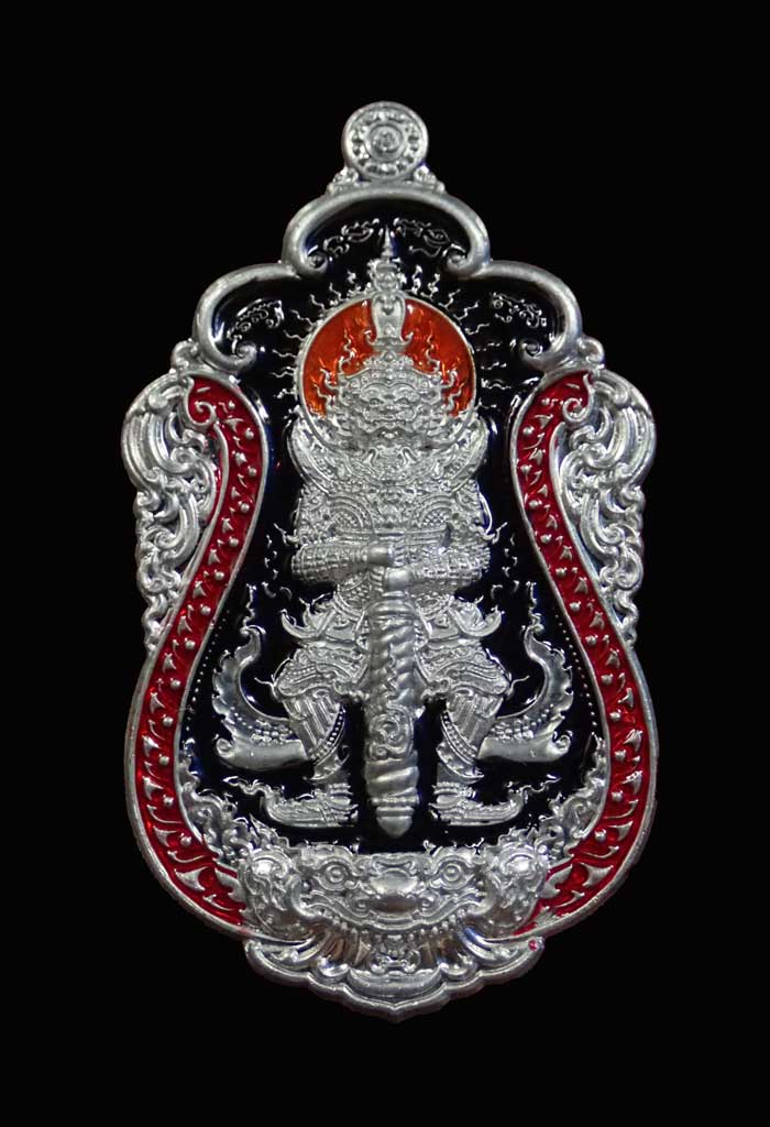 เหรียญท้าวเวสสุวรรณ รุ่นเทพประทานพร หลวงพ่อสุชาติ อภิชาโต วัดศิลาดอกไม้ จ.เพชรบูรณ์ ปี 2563 เนื้อเงินยวงลงยา หมายเลข 182 ขนาดพระสูง 4.5 ซ.ม. พร้อมกล่องเดิม