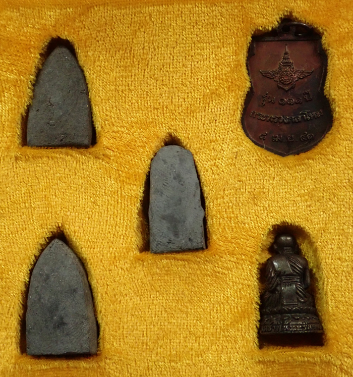 *ชุด 5 องค์* หลวงพ่อทวด วัดช้างให้ รุ่น 111 ปี กระทรวงกลาโหม ปี 2540