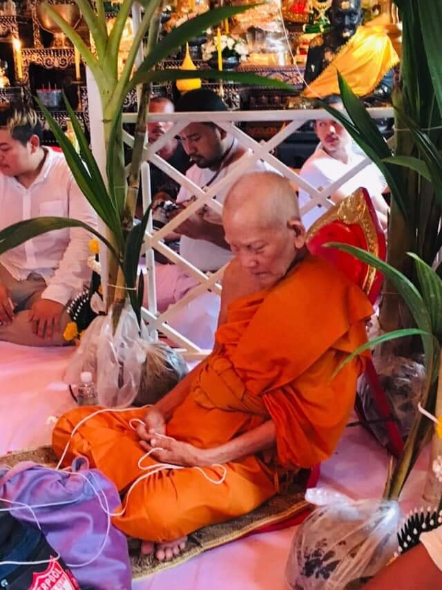 เหรียญหลวงพ่อทวด รุ่น"เจริญลาภ แคล้วคลาด ปราบไพรี ทวียศ"วัดพะโค๊ะ เนื้อทองแดงผิวไฟ..5