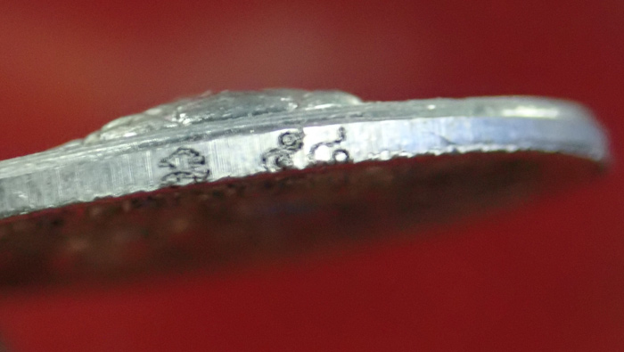 เหรียญพระพิฆเนศ รุ่นมหาเทพมหากุศล หลวงปู่คีย์ กิติญาโณ วัดศรลำยอง จังหวัดสุรินทร์ ปี2553 เนื้อชินตะกั่ว หมายเลข 58 ขนาดพระ 2.5 ซ.ม. พร้อมกล่องเดิม