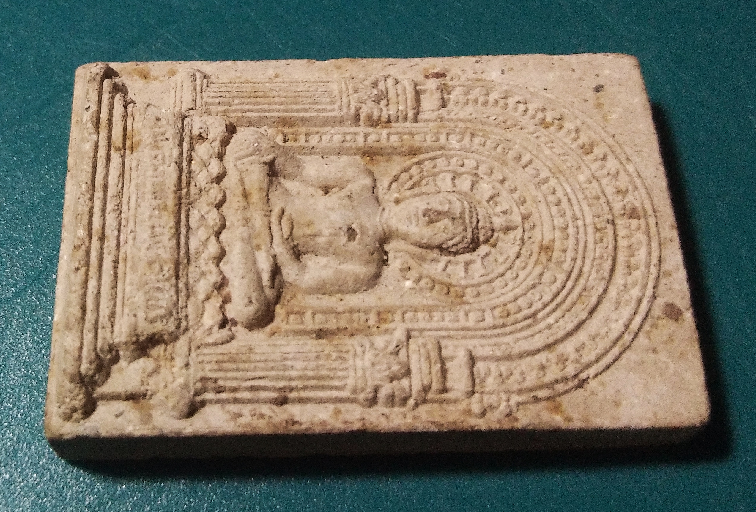 พระผงพิชิตไพรี หลังยันต์บัว มรรค 8 จัดสร้างโดยมูลนิธิธรรมธัช จ.ฉะเชิงเทรา ปี 2514..3 (หลวงปู่ทิม วัดระหารไร่ ปลุกเสก)..2