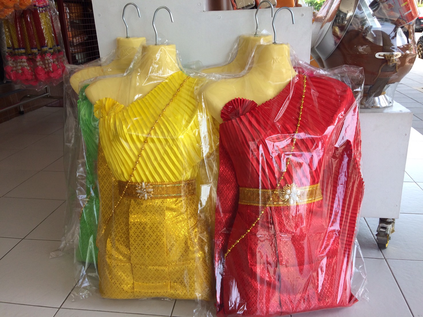 ชุดไทยแก้บน (มีหุ่น+เครื่องประดับ) *รุ่นขายดีอันดับ 1