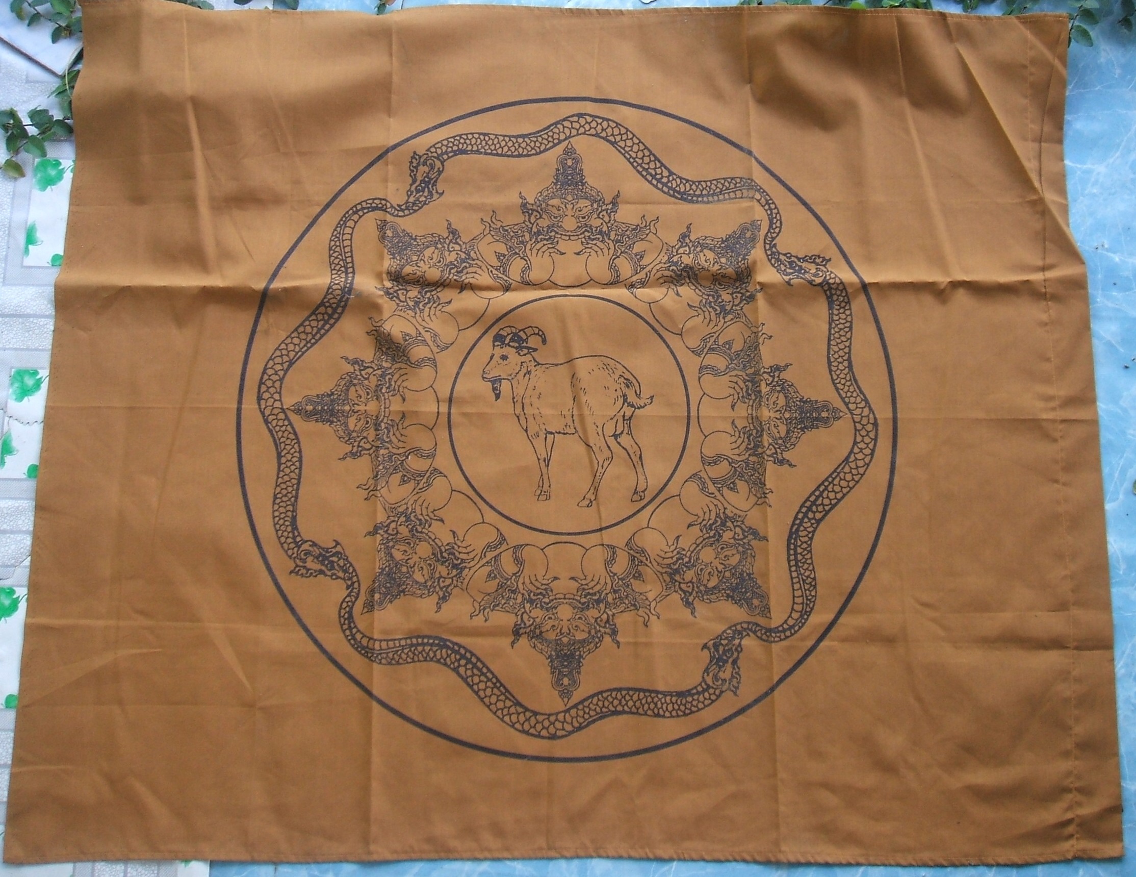 ผ้ายันต์ จตุคาม รามเทพ และเกจิอาจารย์ หลายรุ่นมีให้เลือกชมกัน