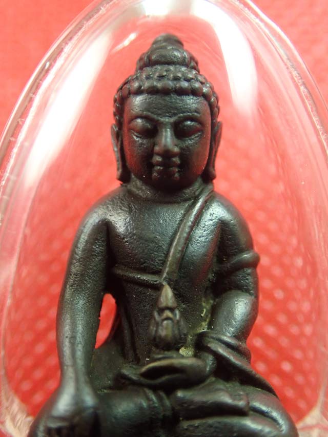 พระกริ่งทวีคูณหลวงพ่อคูณ วัดบ้านไร่ ปี 2537 เนื้อนวะโลหะ (กริ่งดัง) หมายเลข ๒๐๑๒ (เลี่ยมพร้อมใช้)