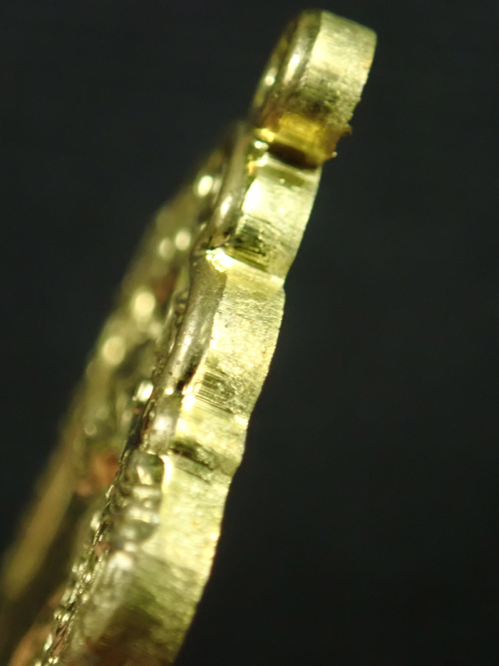 เหรียญเสมาหกรอบ หลวงพ่อสาคร วัดหนองกรับ จ.ระยอง รุ่นที่ระลึกฉลองอายุครบ 6 รอบ ปี 2553 เนื้อทองฝาบาตร หมายเลข 1683