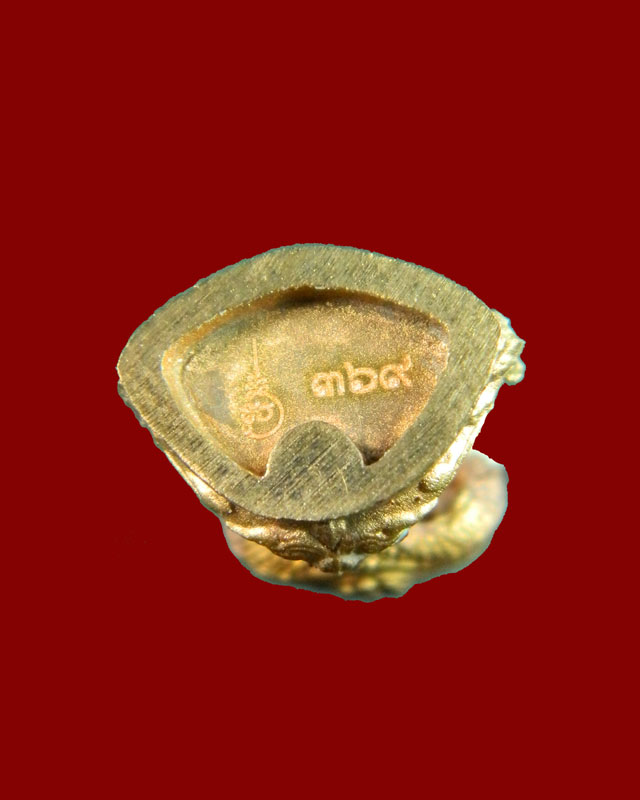 (พระประจำวันเสาร์) พระพุทธศิลป์นาคปรก 7 เศียรอุดกริ่งชนวนรวมใจผสมเหล็กไหล รุ่นมุจจลินท์มหาโภคทรัพย์ ปี 2557 เนื้อชนวนรวมใจผสมเหล็กไหล สูง 2.1 เซนติเมตร