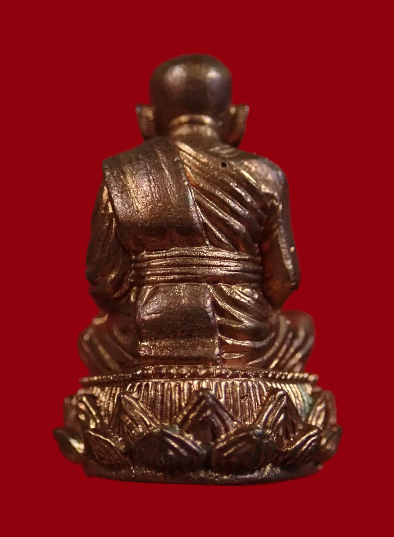 รูปหล่อลอยองค์หลวงปู่ทวด อาจารย์นอง วัดทรายขาว ปัตตานี ปี 2540 พิมพ์เบ้าฉีด รุ่นสร้างมณฑป40 เนื้อนวะโลหะ หมายเลข 132