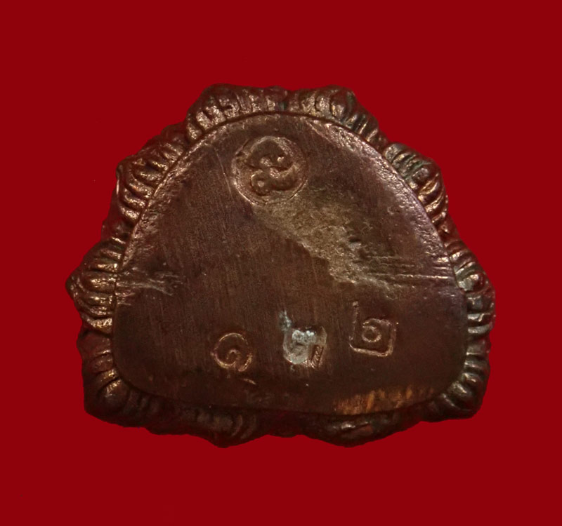 รูปหล่อลอยองค์หลวงปู่ทวด อาจารย์นอง วัดทรายขาว ปัตตานี ปี 2540 พิมพ์เบ้าฉีด รุ่นสร้างมณฑป40 เนื้อนวะโลหะ หมายเลข 132