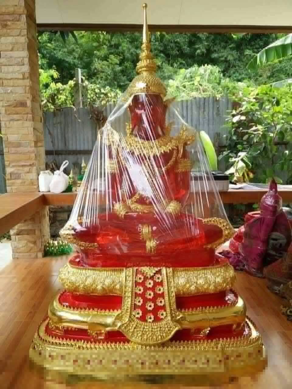 พระแก้วมรกต หน้าตัก 30 นิ้ว งานสวย