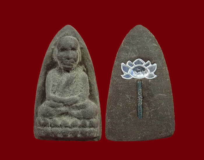 *หายากชุด 4 องค์ตะกรุดเงิน* หลวงปู่ทวดพิมพ์2497 ย้อนยุค วัดทรายขาว ปัตตานี ปี 2558 รุ่นนิรันตราย เนื้อว่านคลุกรัก หลังตะกรุดเงิน 4 องค์ พร้อมกล่องเดิม