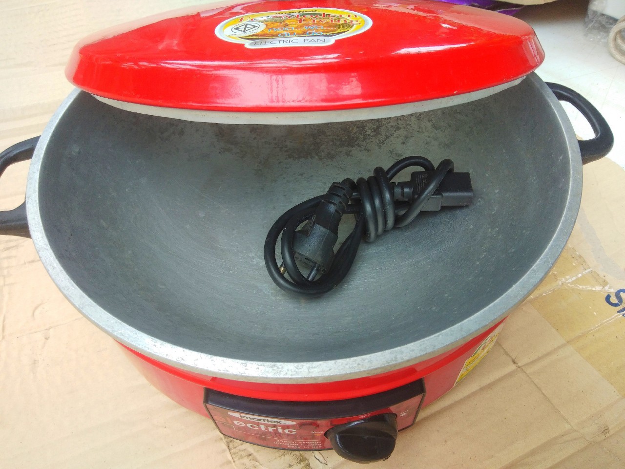 กะทะไฟฟ้า Imarflex รุ่น MP-12Q เป็นกระทะไฟฟ้าอลูมิเนียม ขนาดใหญ่ ความจุ 3 ลิตร ของมือสอง