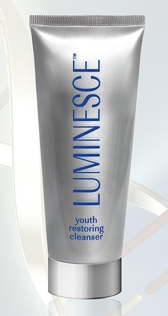 LUMINESCE™ Youth Restoring Cleanser ลูมิเนส ยูธ รีสโตริ่ง คลีนเซอร์