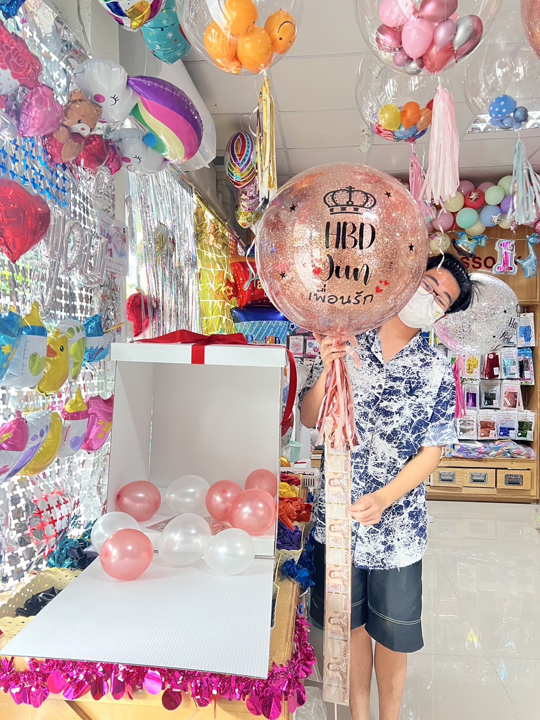 กล่องลูกโป่งเซอร์ไพรส์ หรูหรา สำหรับงานวันเกิดและงานพิเศษ