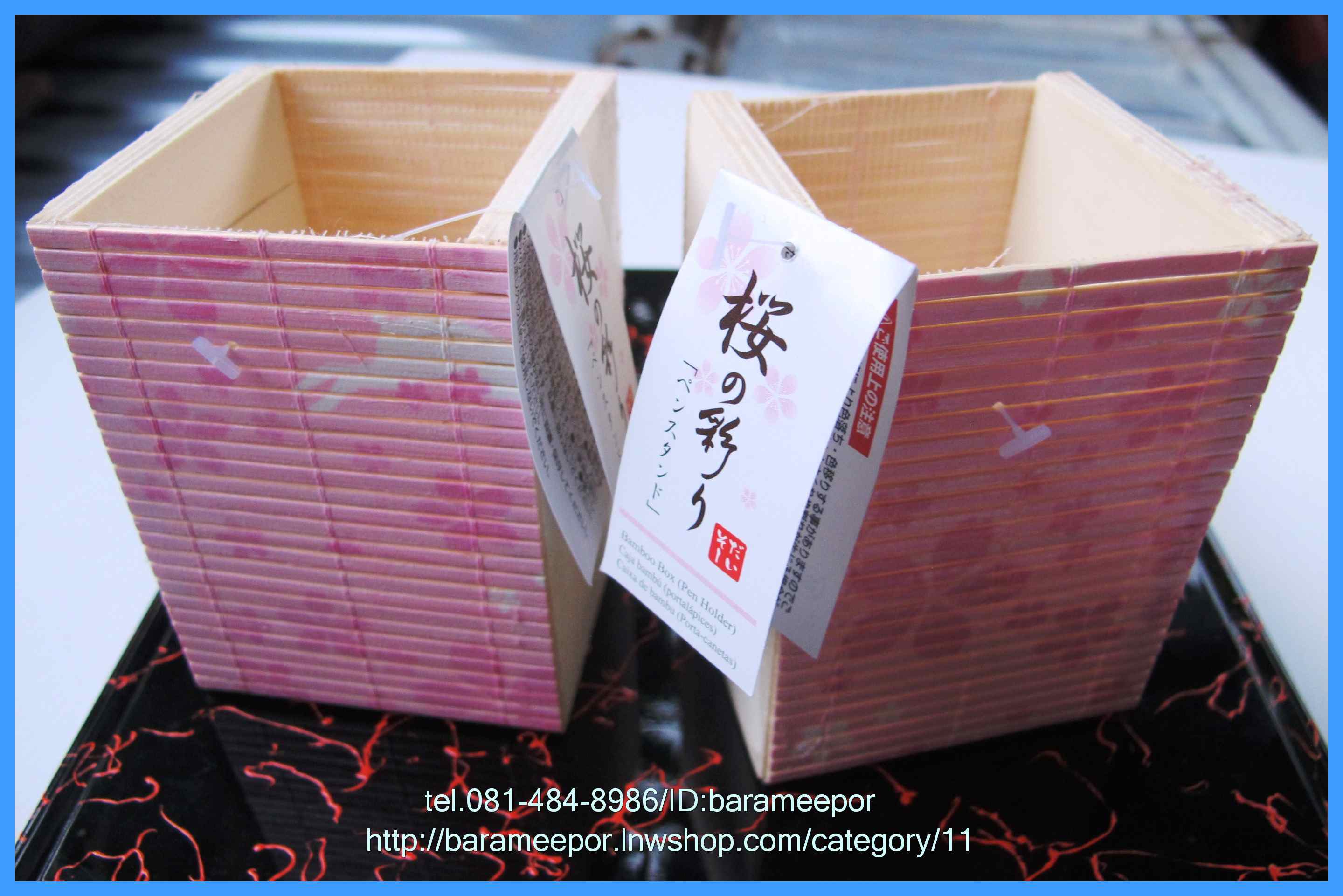 กล่องไม้ สีสดสวยงาม ไว้ใส่ของกระจุกกระจิก บนโต๊ะเครื่องแป้งหรือโต๊ะทำงาน