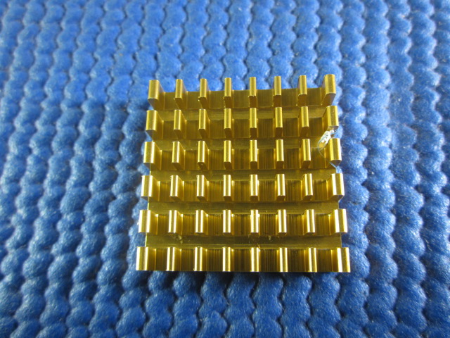 Heatsink พร้อมเทปกาวซิลิโคน ขนาด25*25สูง5mm(ทอง)