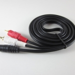 สายสัญญาณ ด้านนึงเป็น 3.5mm ปลายเป็น rca 2หัว ยาว1.8เมตร