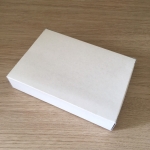 กล่องขาว ขนาดเล็ก - สำหรับกระเป๋าใส่บัตรและพวงกุญแจ