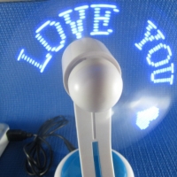พัดลมข้อความแบบถ่านและUSB พร้อมสายเปลี่ยนข้อความ สีฟ้า