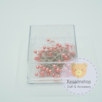 เข็มหมุดหัวมุก กล่องพลาสติก (100ตัว) สีโอรส